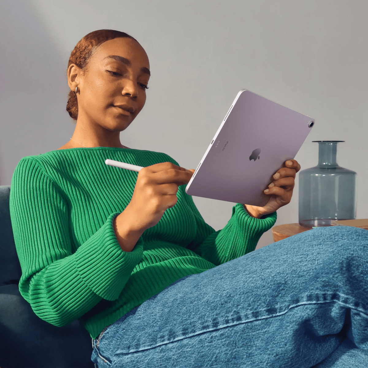 Apple - iPad Air de 11" con Chip M2 y WiFi (6ta Gen) - 128 GB - Purpura - Bestmart