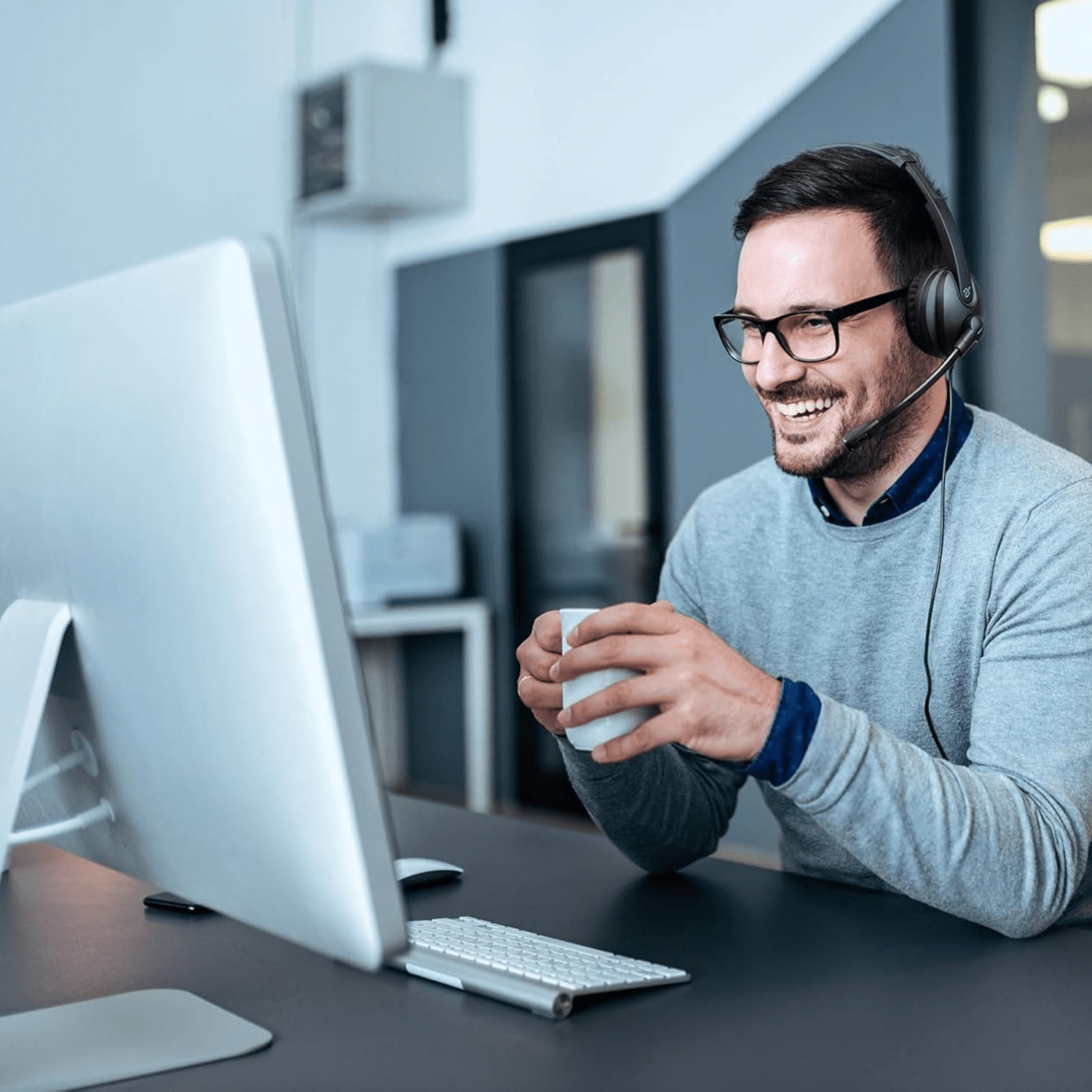 Audifono con cable Aluratek Estéreo 3,5mm Negro - Bestmart