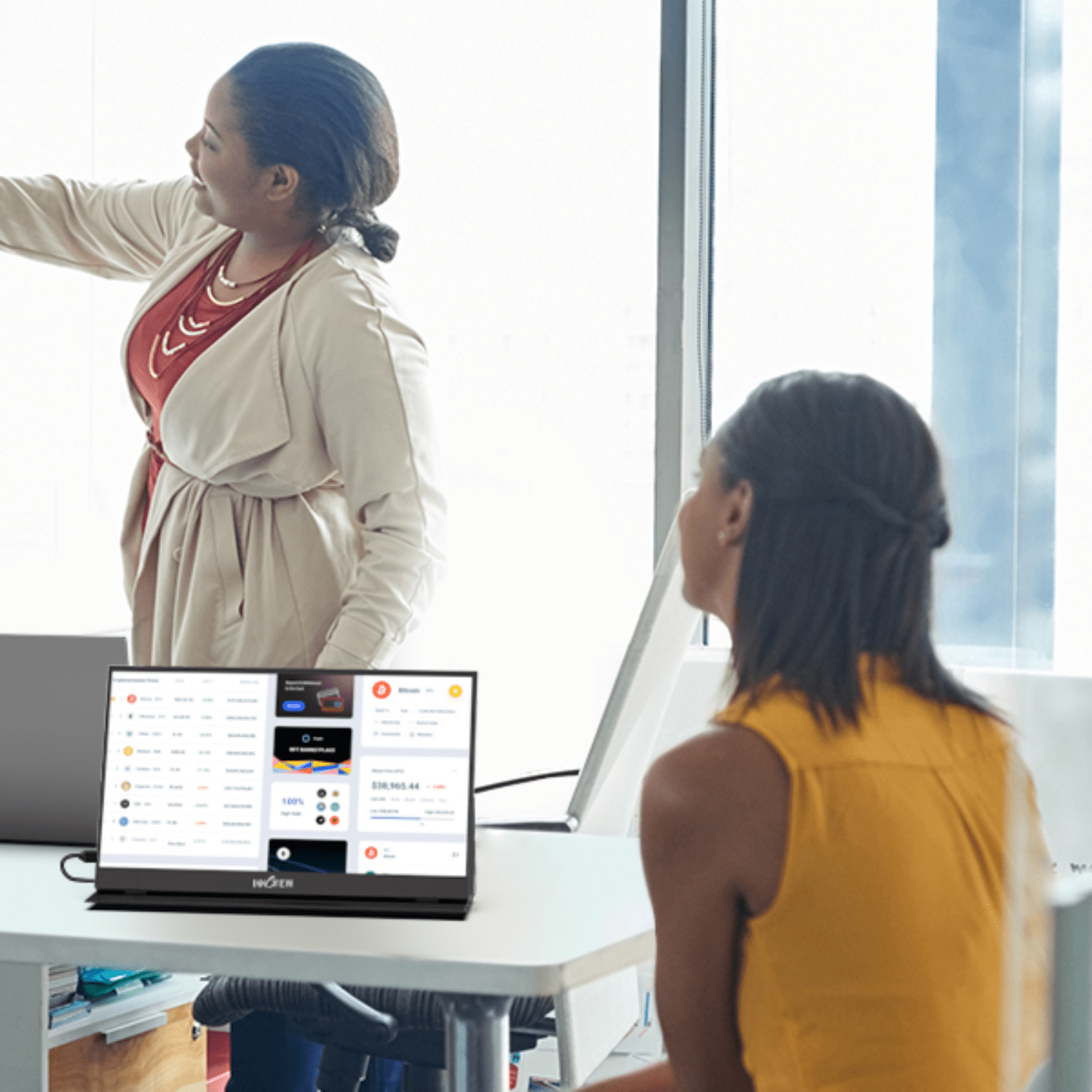 Monitor Portátil InnoView 15,6" FHD 1080p HDMI USB - C con cubierta Negro - Bestmart