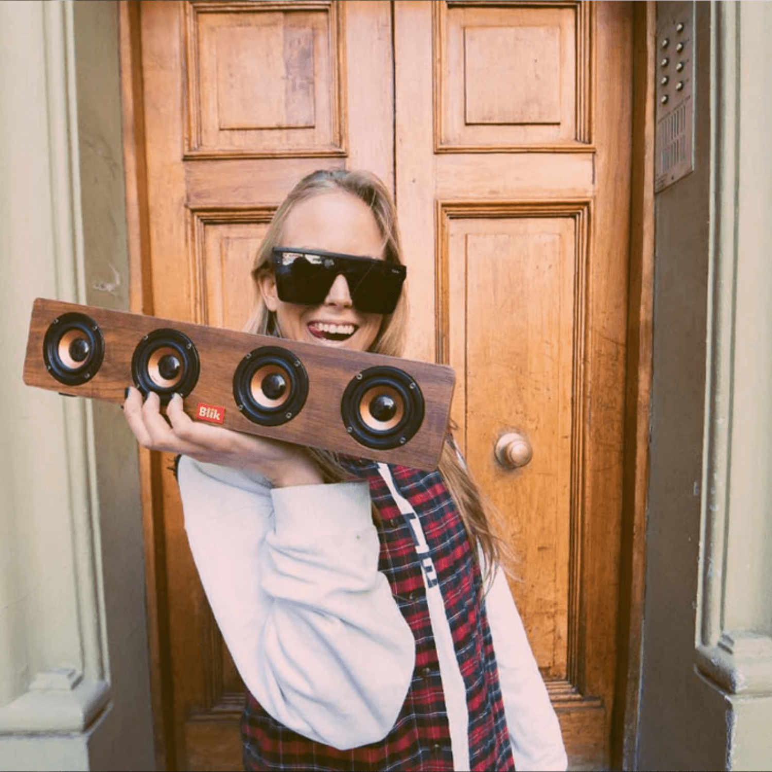 Parlante Bluetooth Blik Rockwood - Café - Bestmart